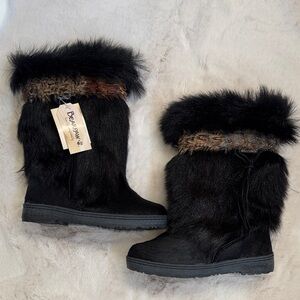 NEW!! BearPaw Women's Black Sheepskin & Fur Winter Boots w/Feather Detailing